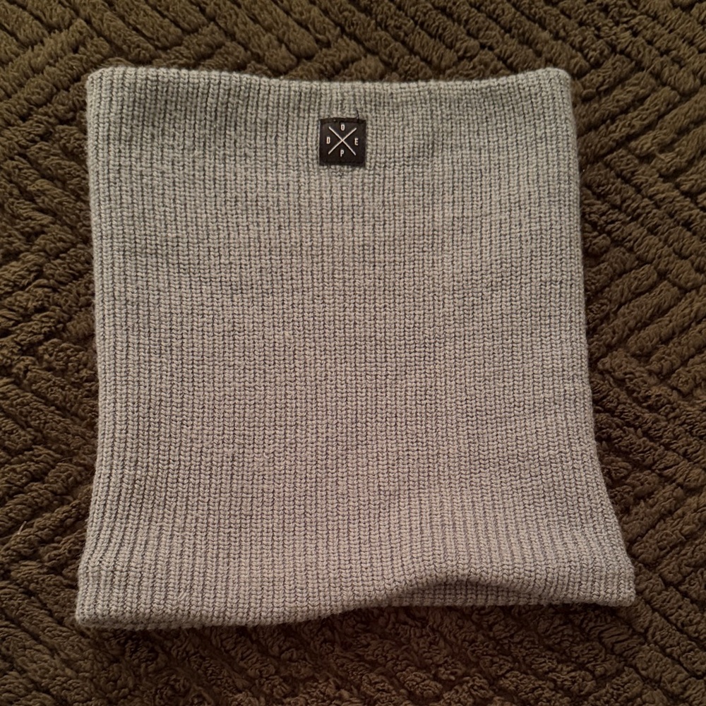 DOPE Light Green neck warmer